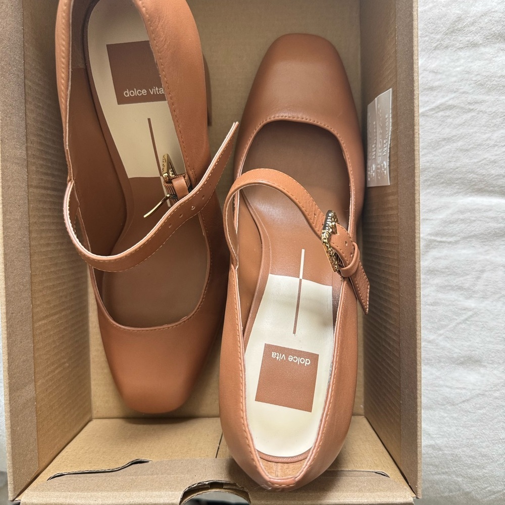 Dolce Vita Women's Brown Mary Jane heels